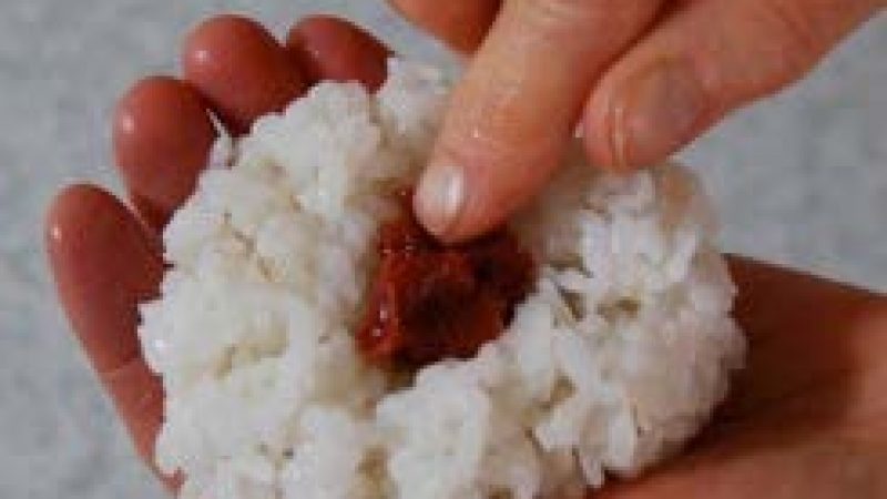 Shaping Omusubi Onigiri CHNY6